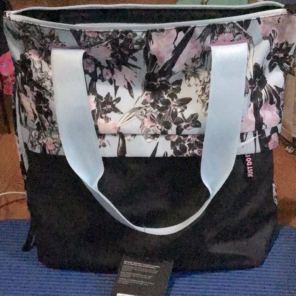 Just Do It! ☑️ Nike Radiate Tote NWT! - Picture 1 of 5